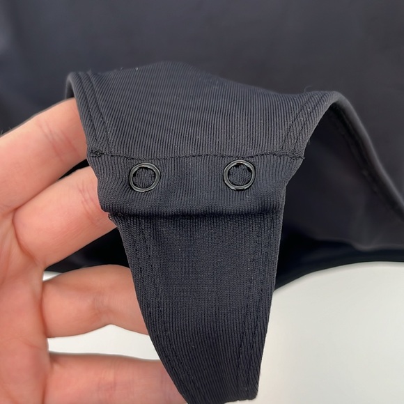 Aritzia Babaton Contour Squareneck Long Sleeve Bodysuit - Picture 7 of 13